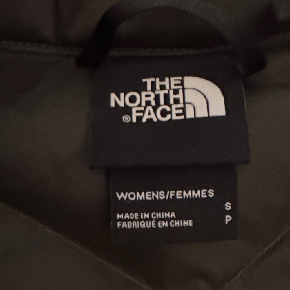 The North Face Women's Black Quilted Puffer Vest - Picture 2 of 6